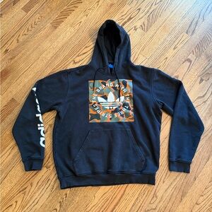 Adidas Men’s Large Black Pullover Hoodie with Camo Graphic